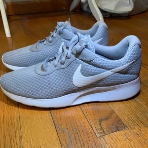 Worn once men’s nike sneakers